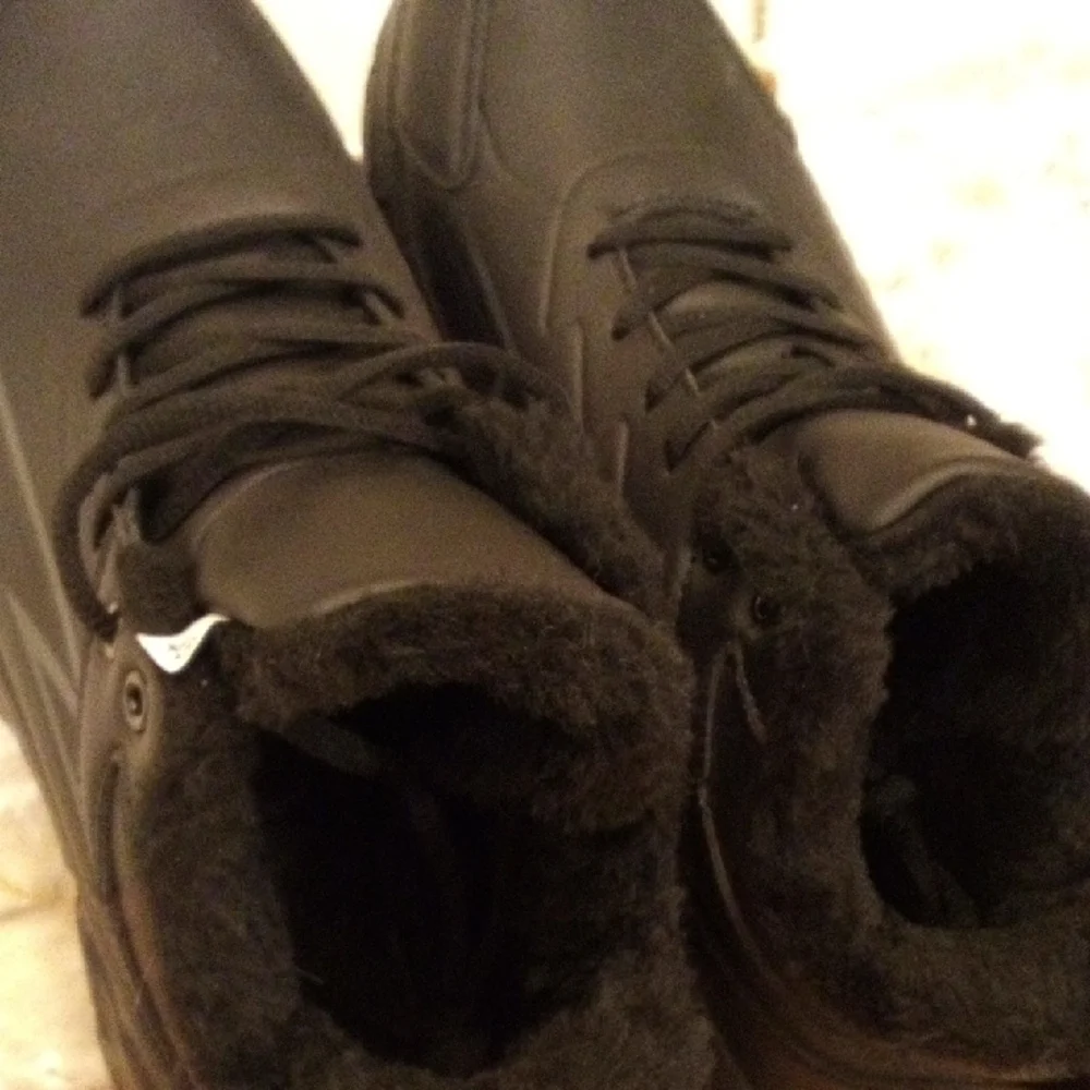 Men's Black Fur-Lined Shoes